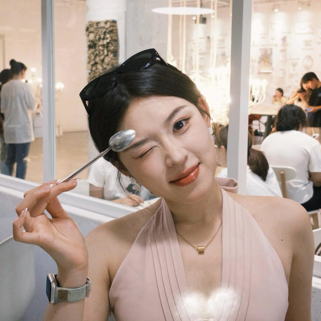 梅泽梅依