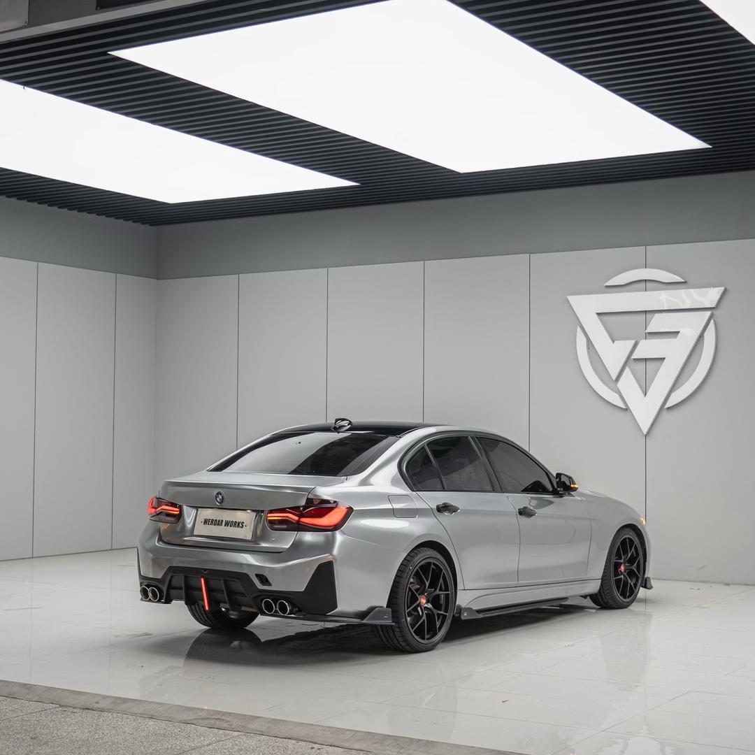 慈祥的懵娃在滑雪