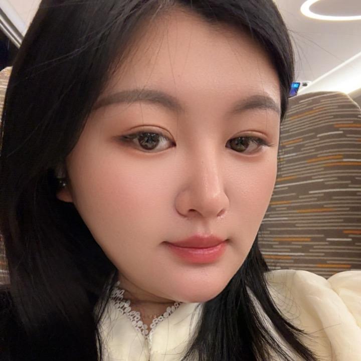 嗯哼