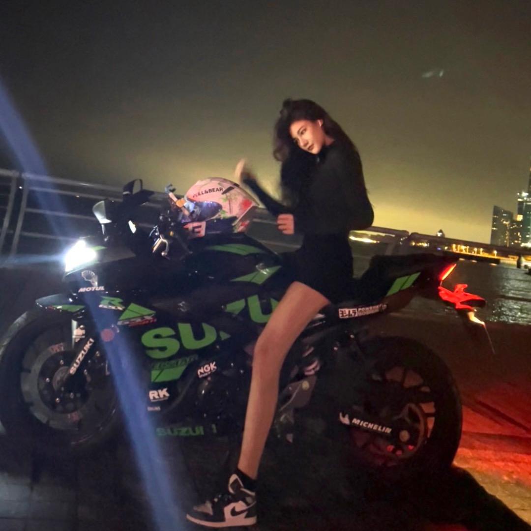 蔡梦丽.