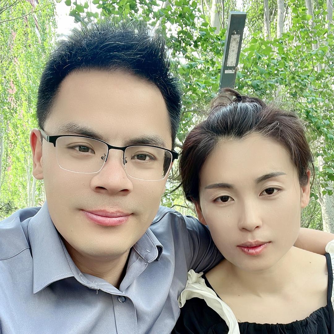 莹姐一家人