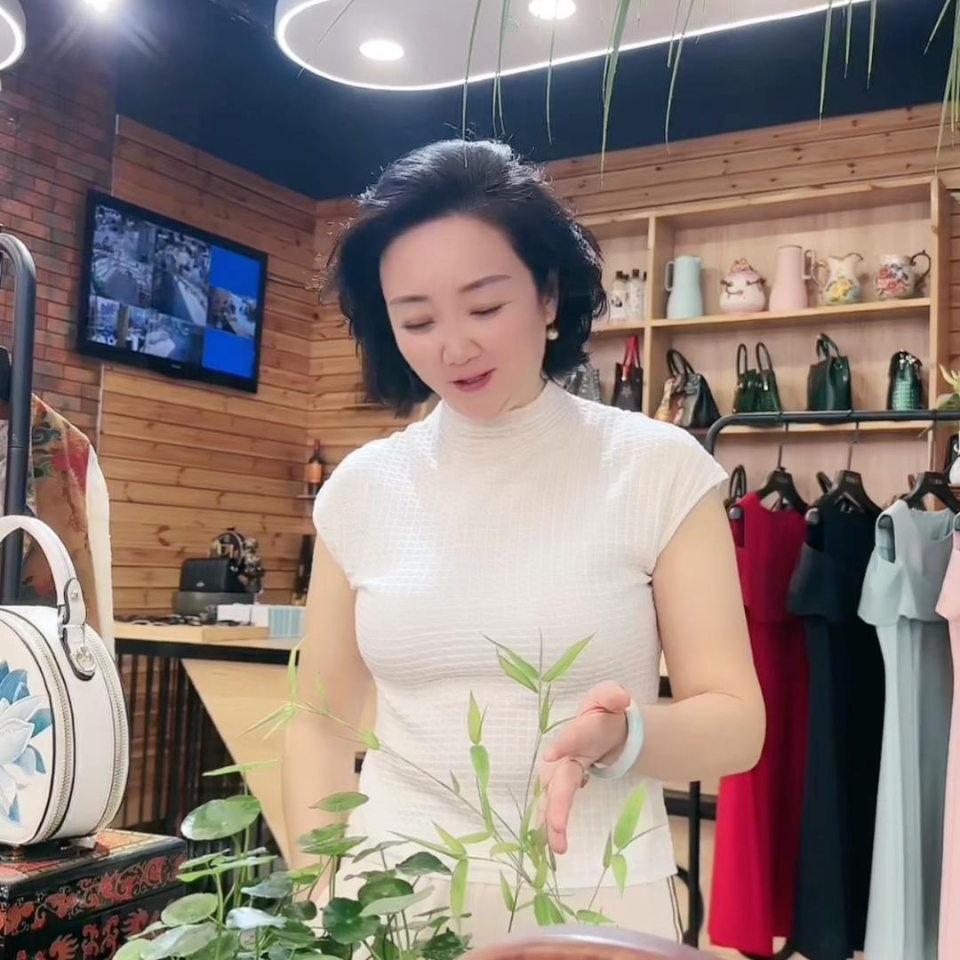 滕州市北辛紫一蔻服装店