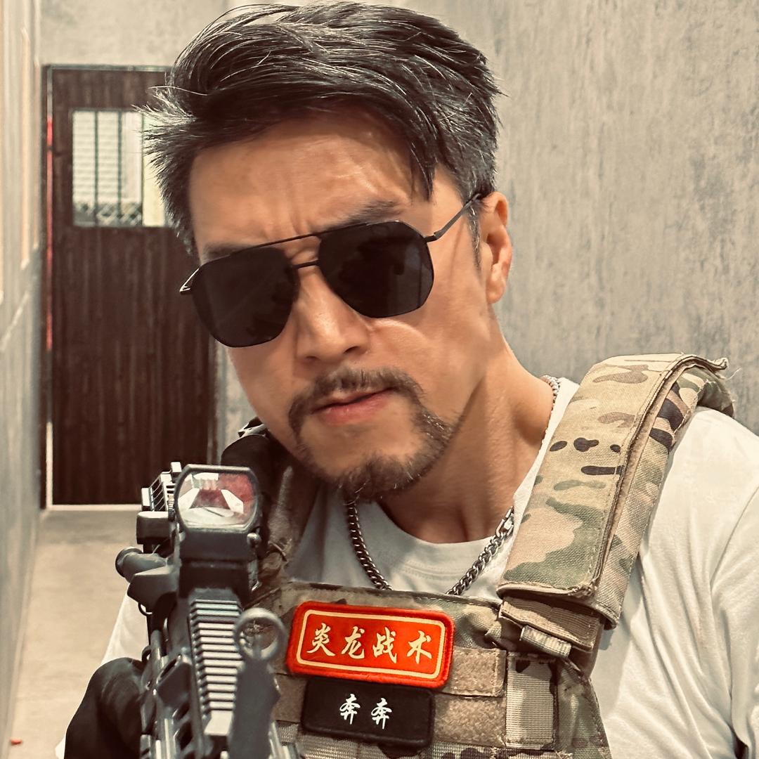 奔队！