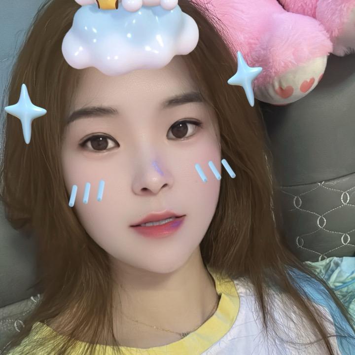 娅娅💕背影