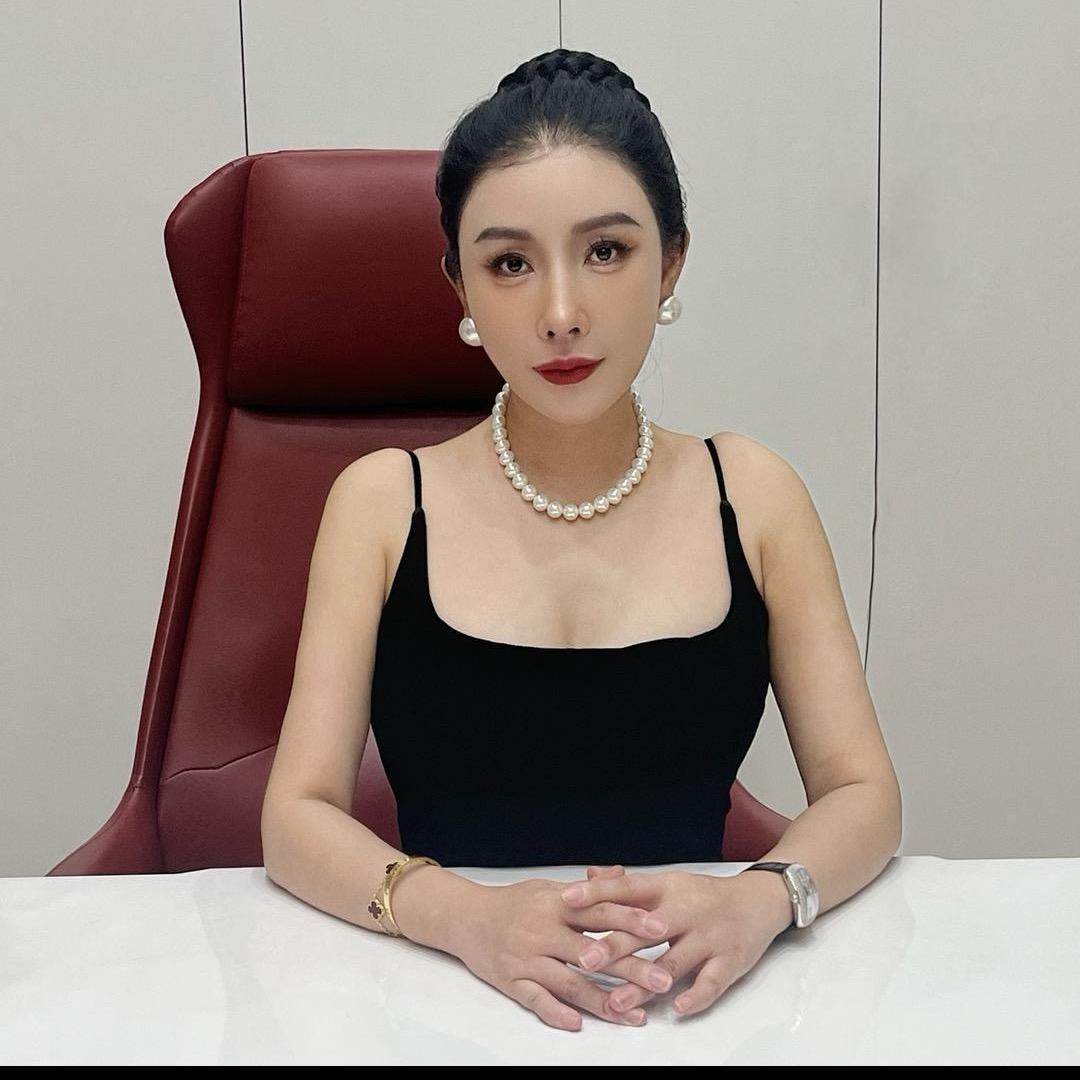 徐奶奶爱美丽