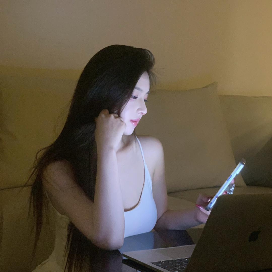 Yuna.