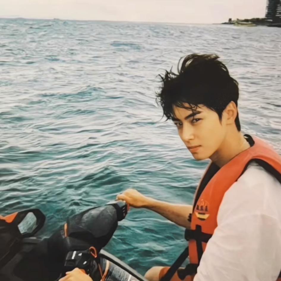 我有8️⃣个耳洞