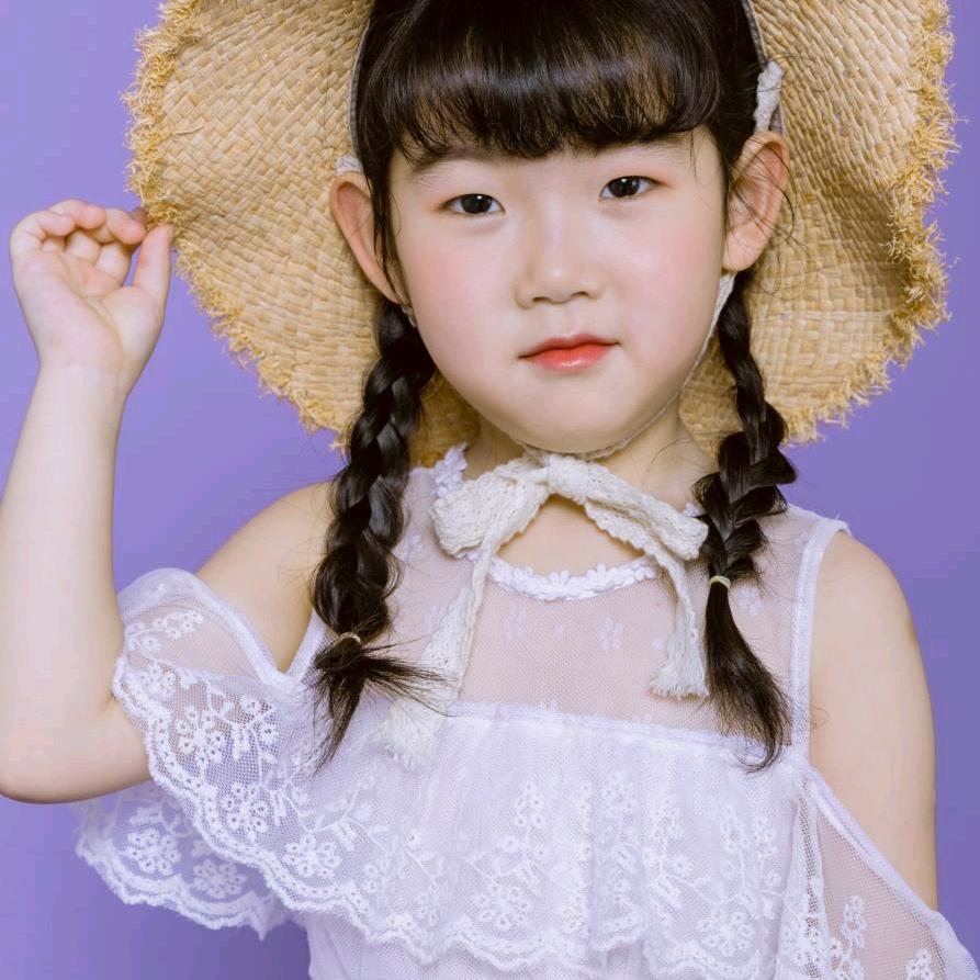 红人居，芳芳