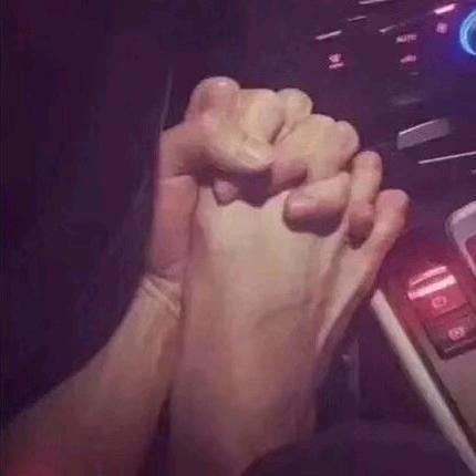 队长，别开枪自己人。