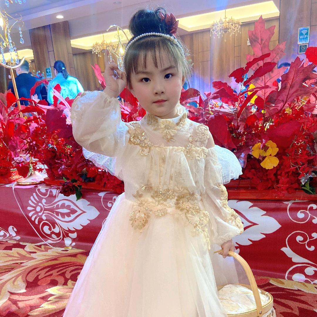 龙小丫(❁´◡`❁)*✲ﾟ*