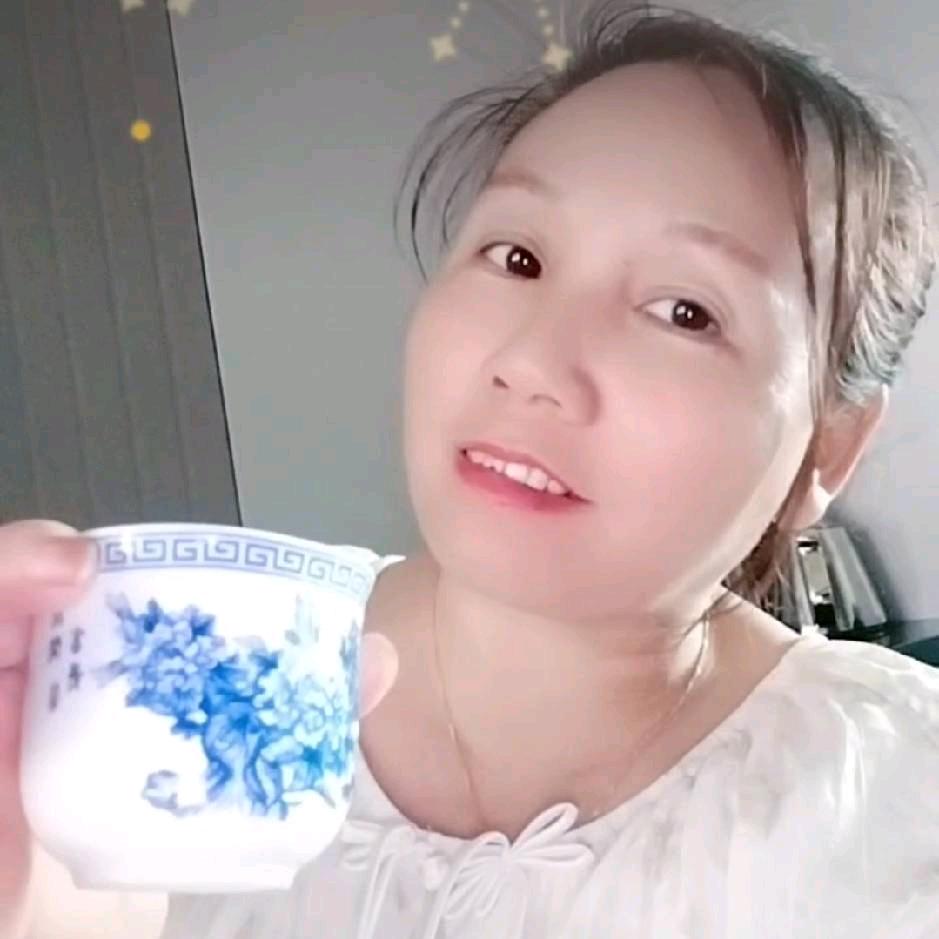 爱唱歌的小英🎤
