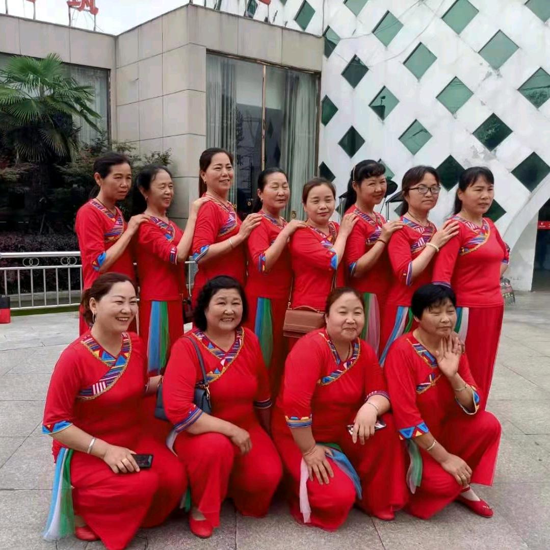 爱跳舞💃💃💃💃的农村人