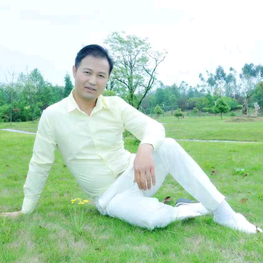 闻哥，掌柜狗肉馆