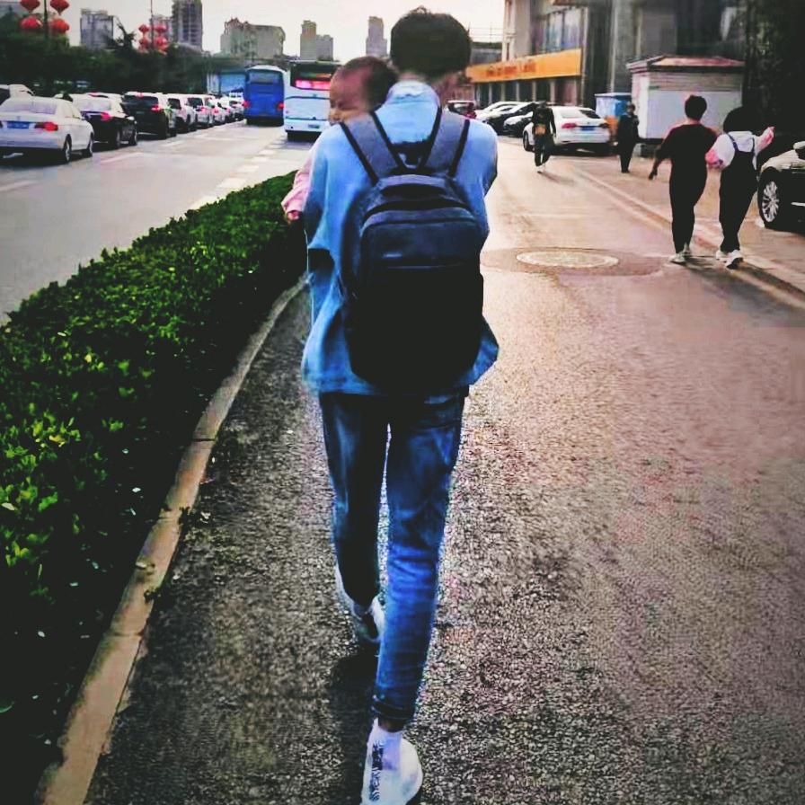 猛踹瘸子那条好腿😌