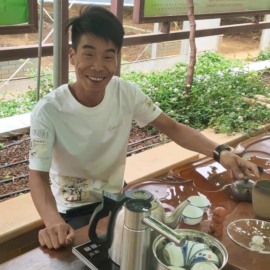 杨世文，梦佰华果园