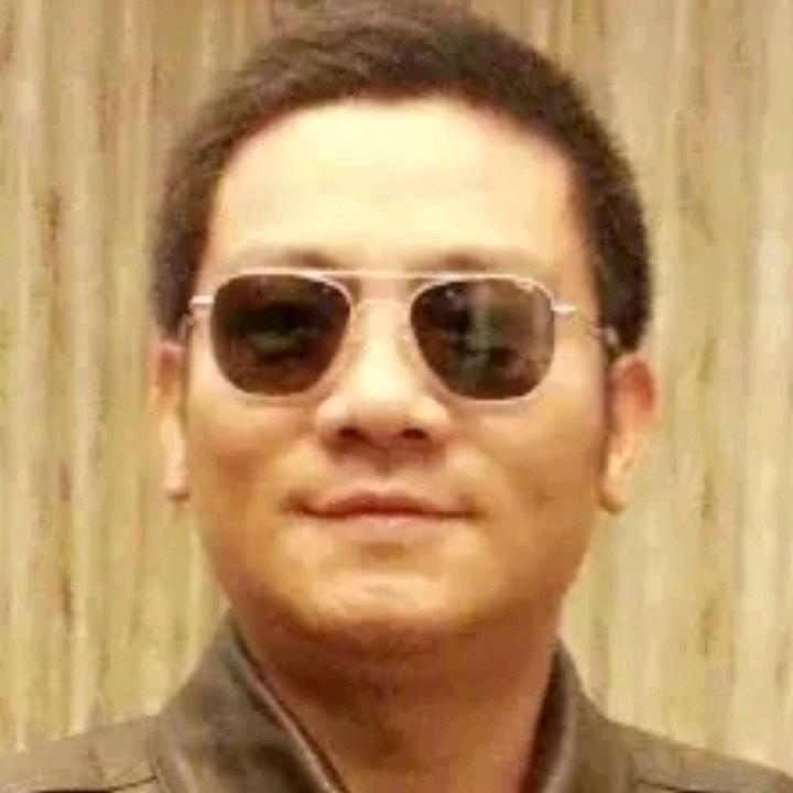 黄先生            昆明