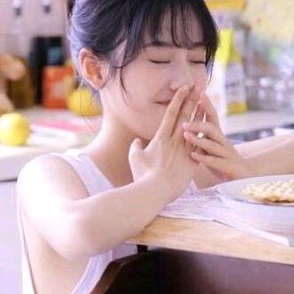 吃土也要买买买的CC
