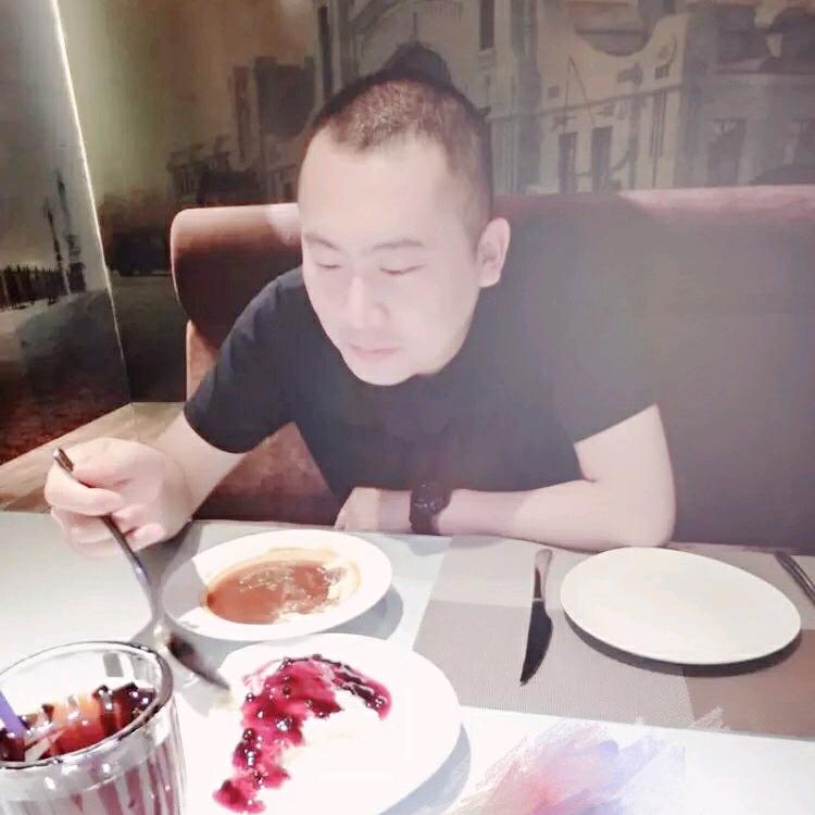 请叫我王(先生)