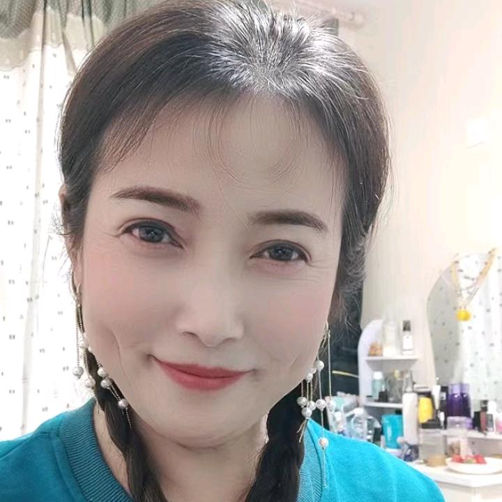 酒窝女人