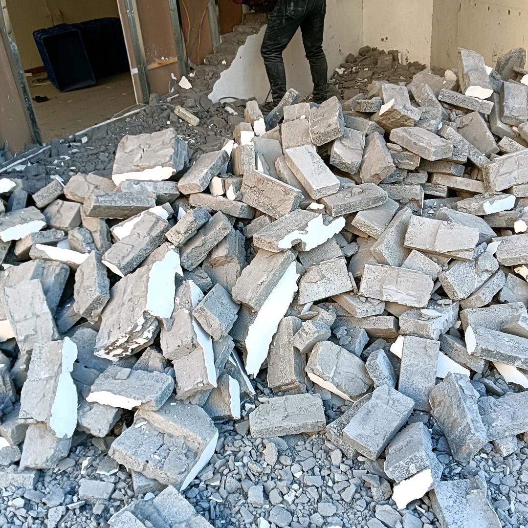 小陈专业拆除、出售黄沙水泥…垃圾清运