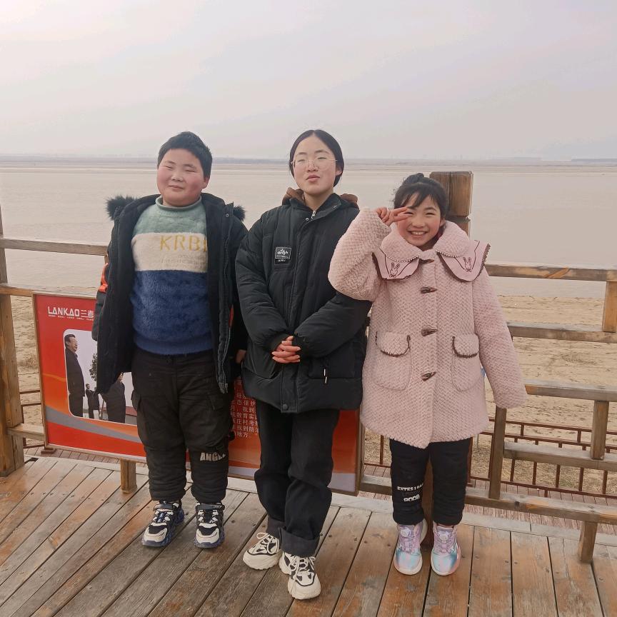 刘在身边，耿加辛福