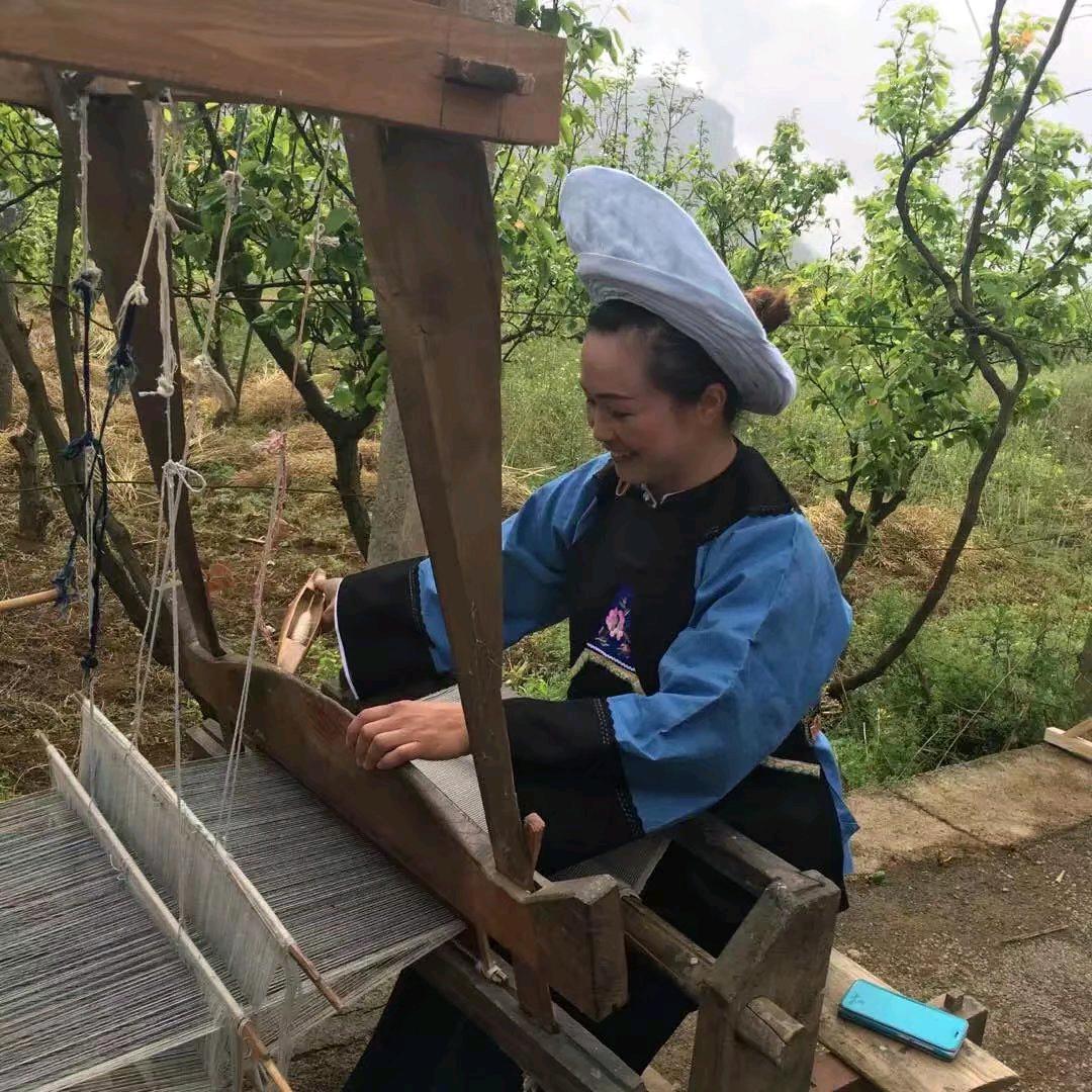 布依女孩