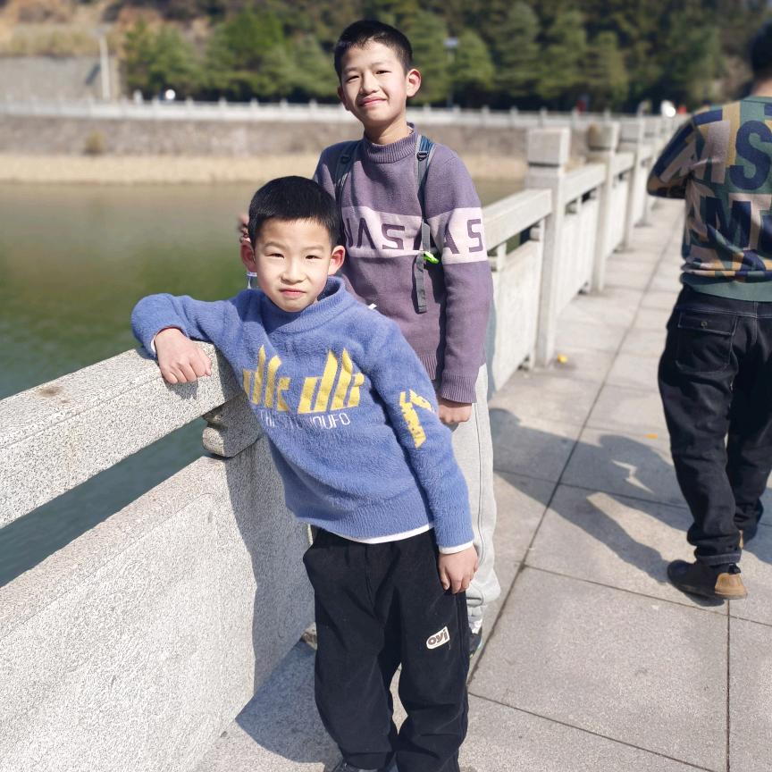 🌻️☘️凯锐兄弟👬️