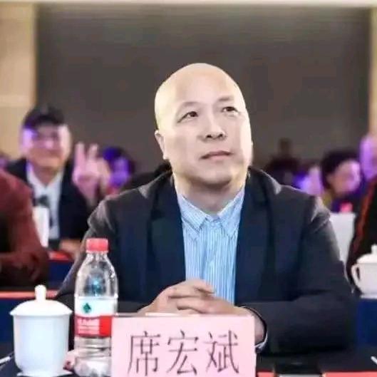 席与君说