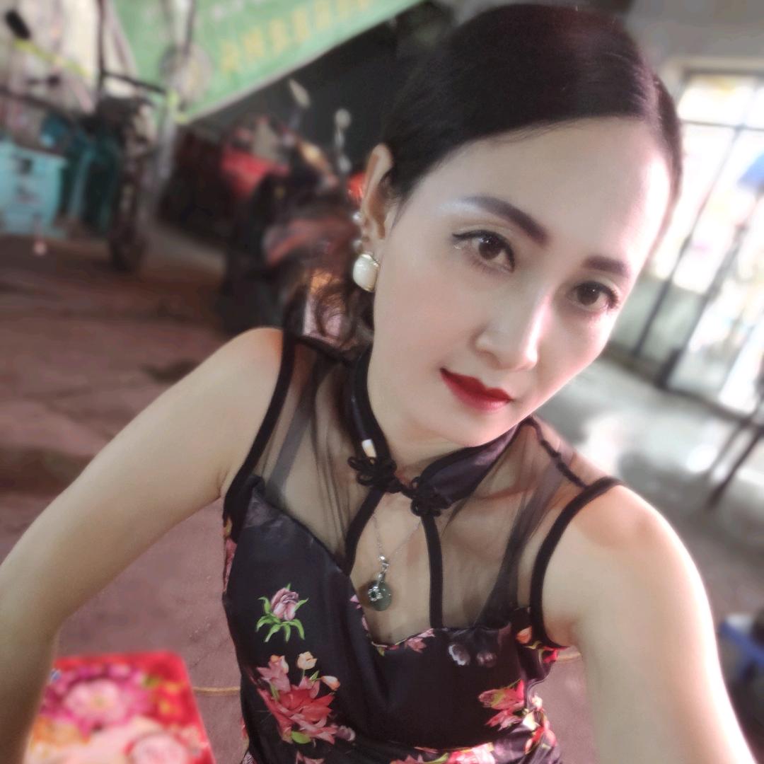 小卢女王