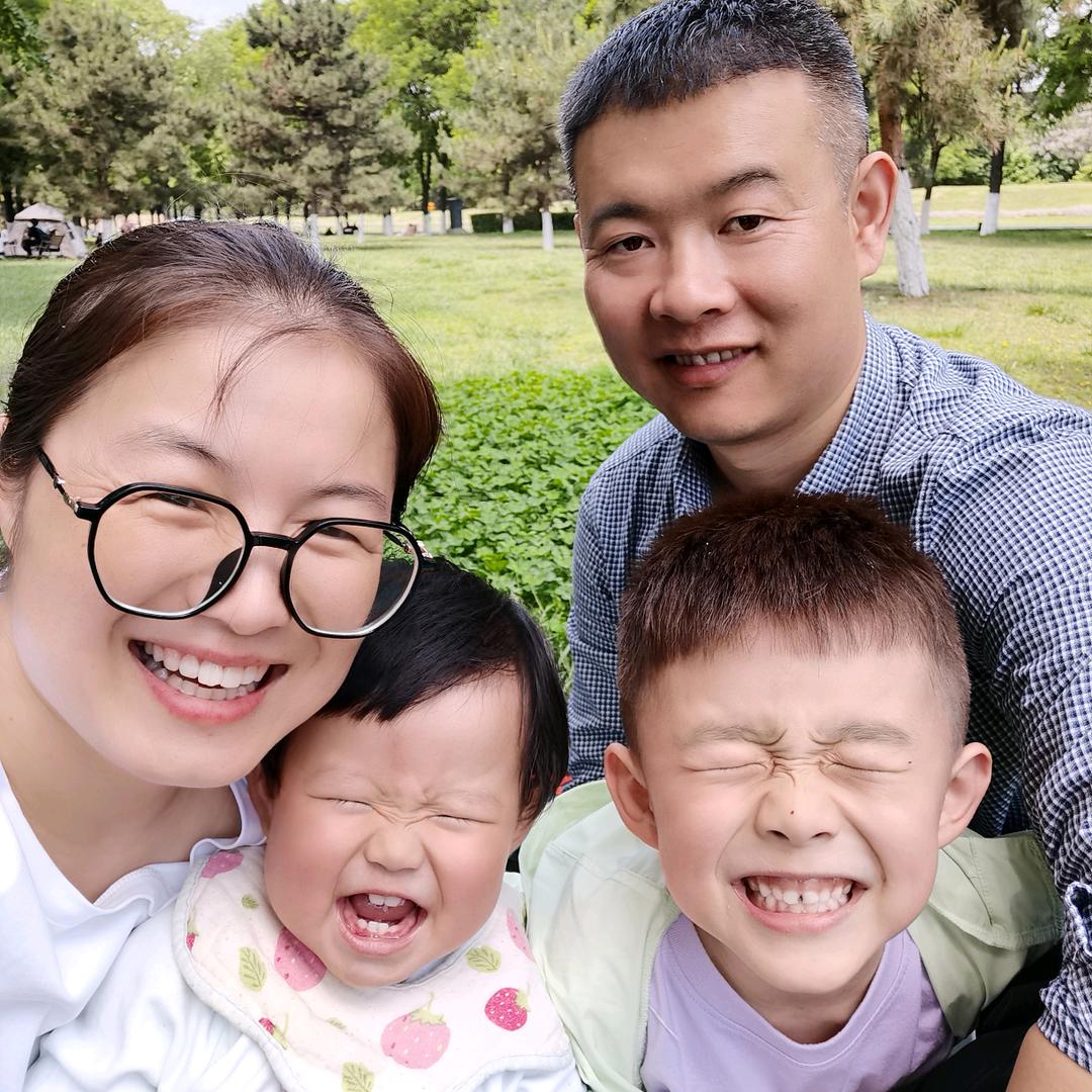 沐林森二手车行