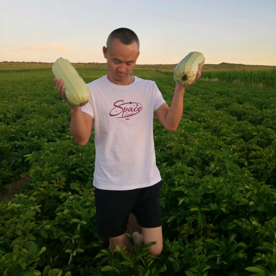 时代雕刻部刘俊峰