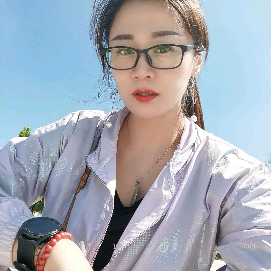 李奕姗