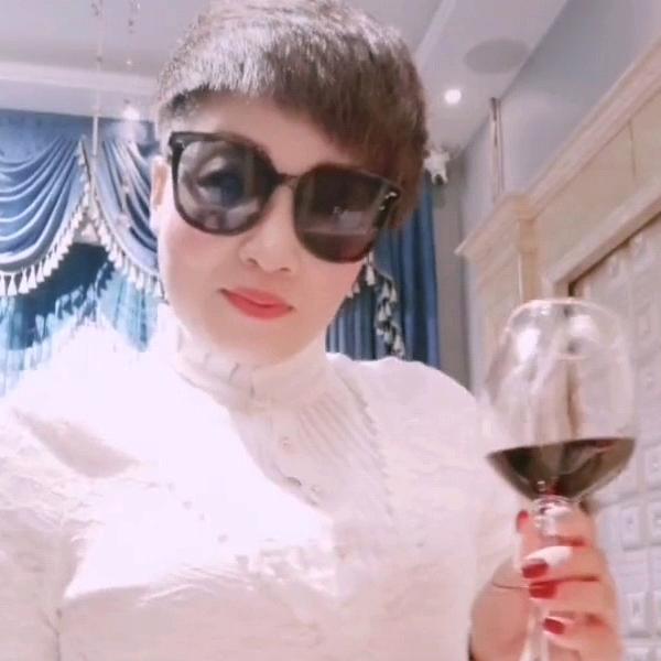宝丰卖白酒的小陈