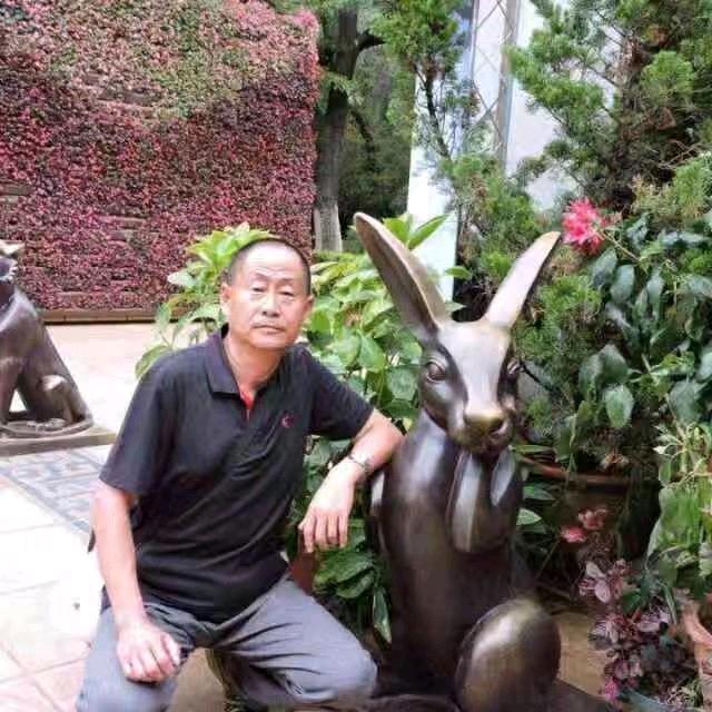 🐰吃肉的兔🐰