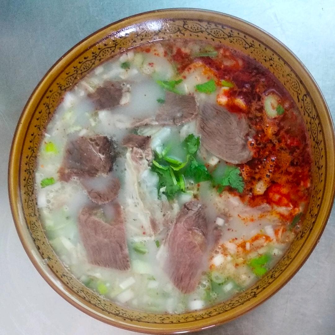 小波羊肉泡
