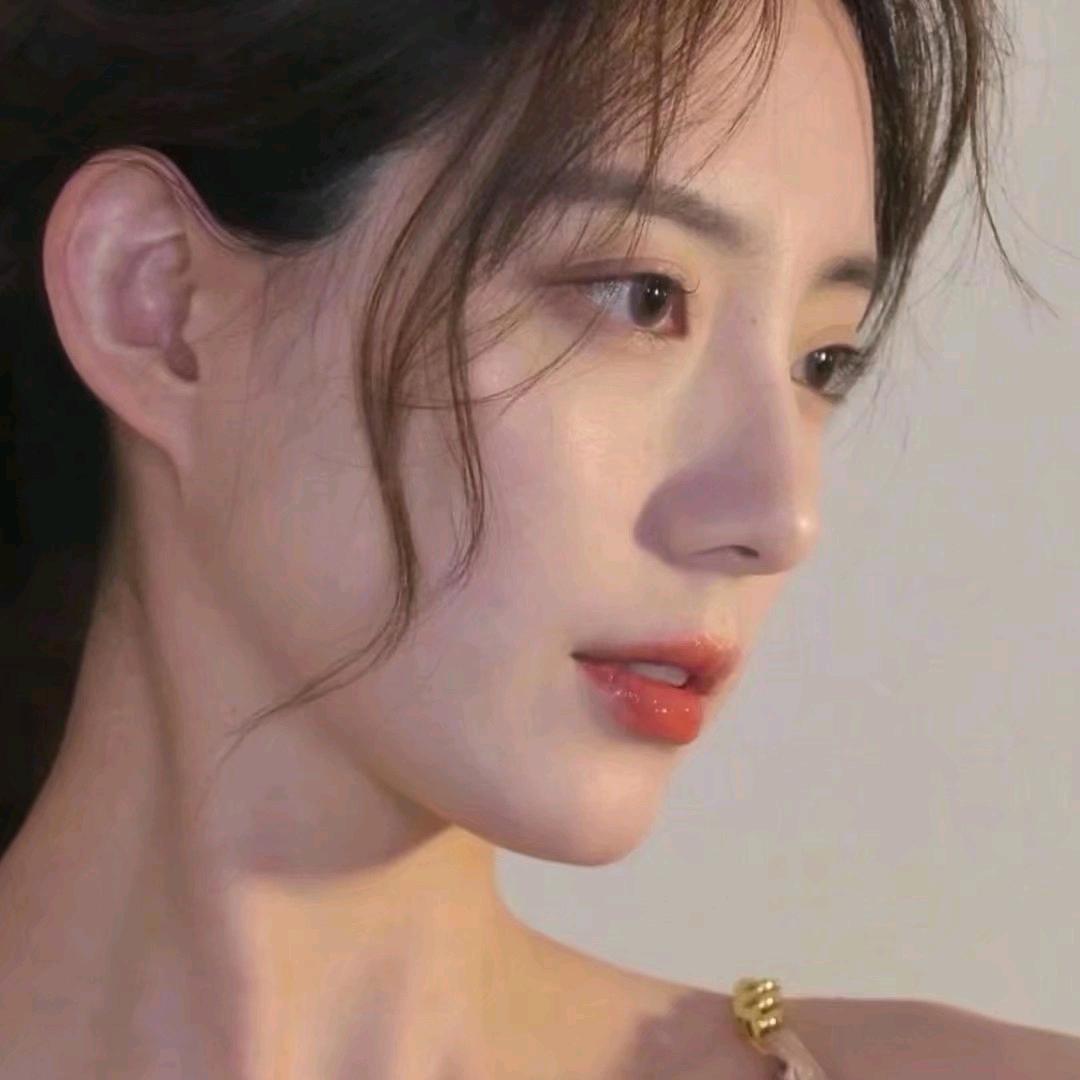 温妤.