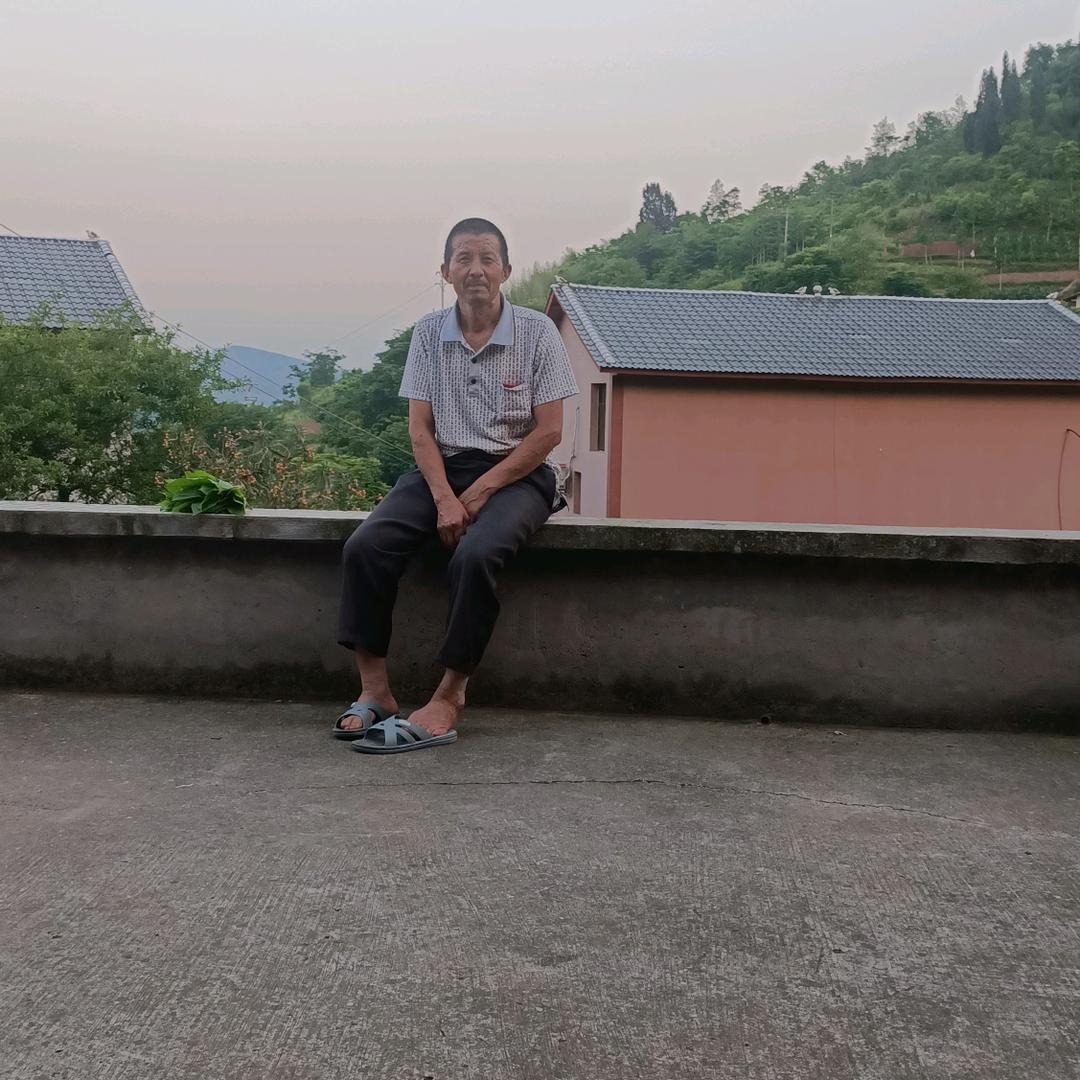 黄代华