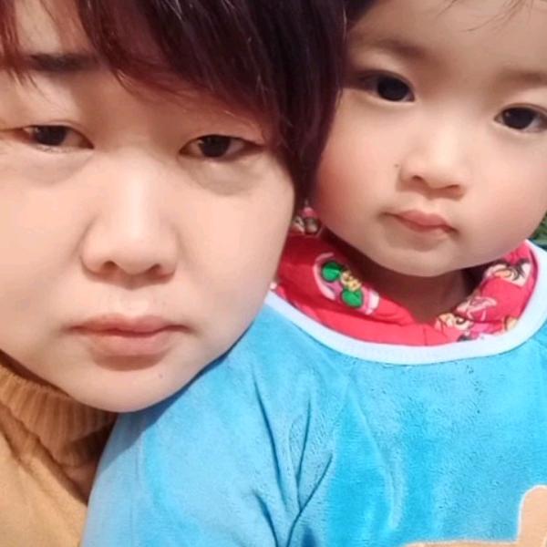 单亲妈妈守着孩孑