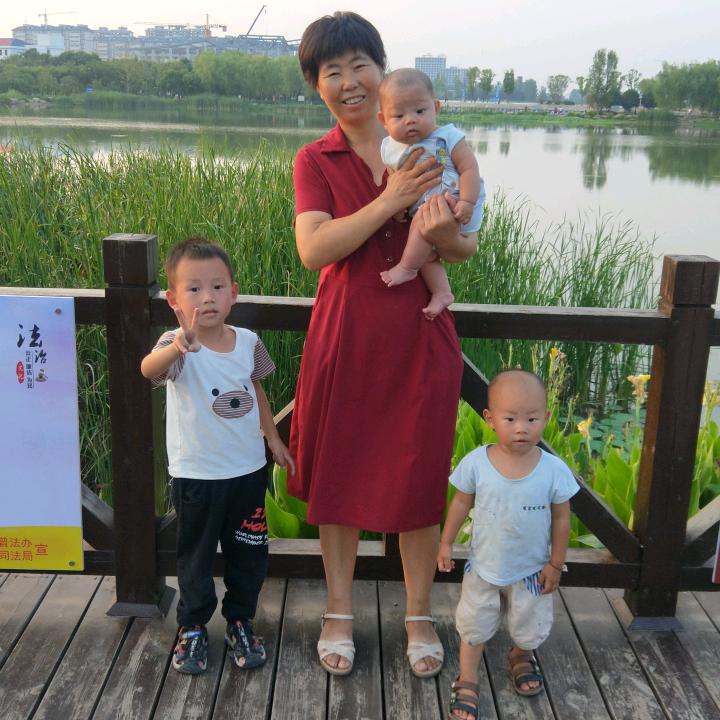 三个孙子的年轻奶奶