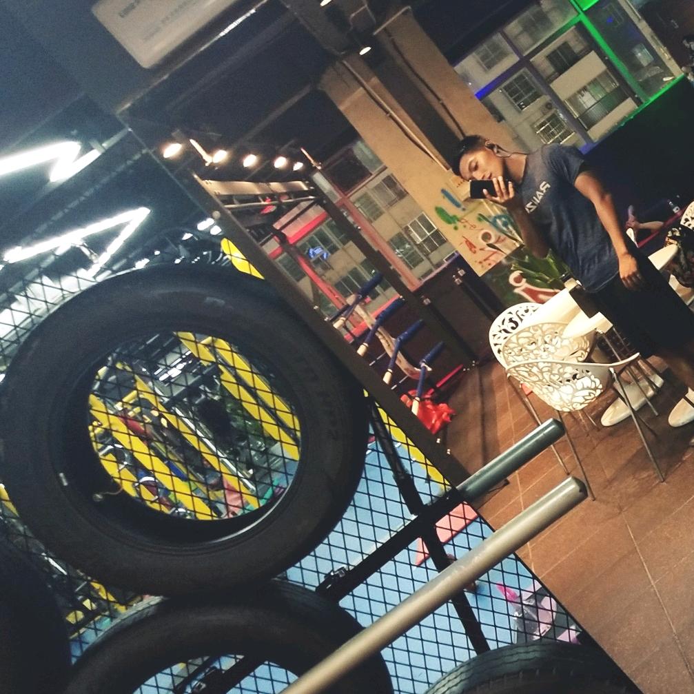 富信名车汇-小梁话车