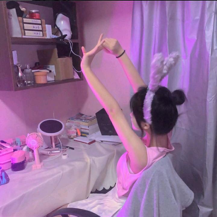 猪小意.