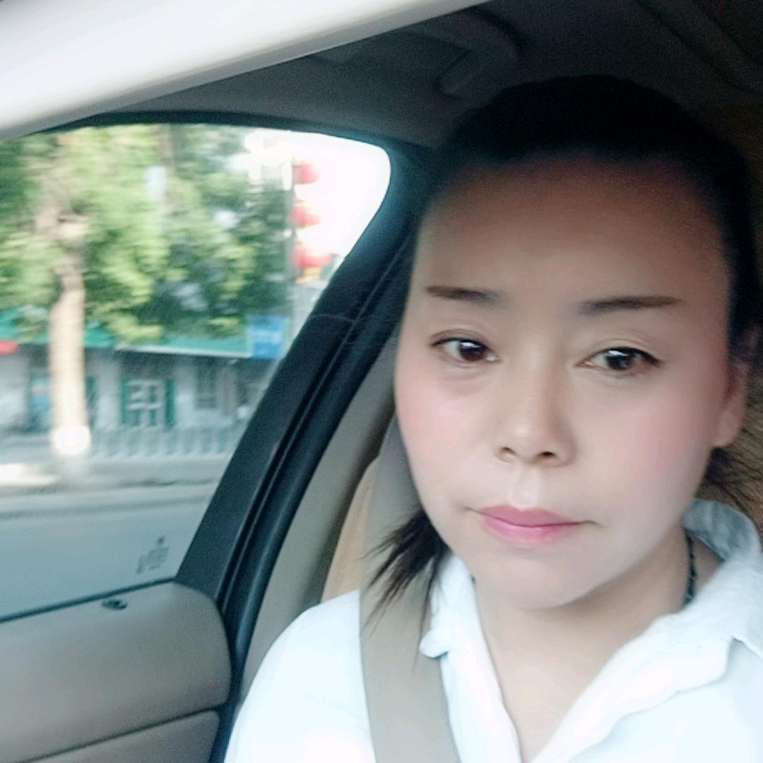 感恩装饰严雯婷