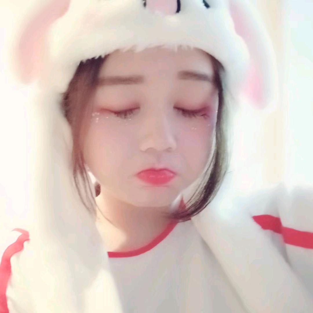 精致的猪猪女孩吖🐠