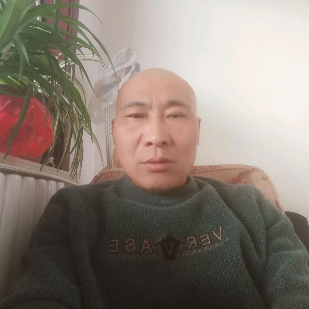 贴墙铺砖装修