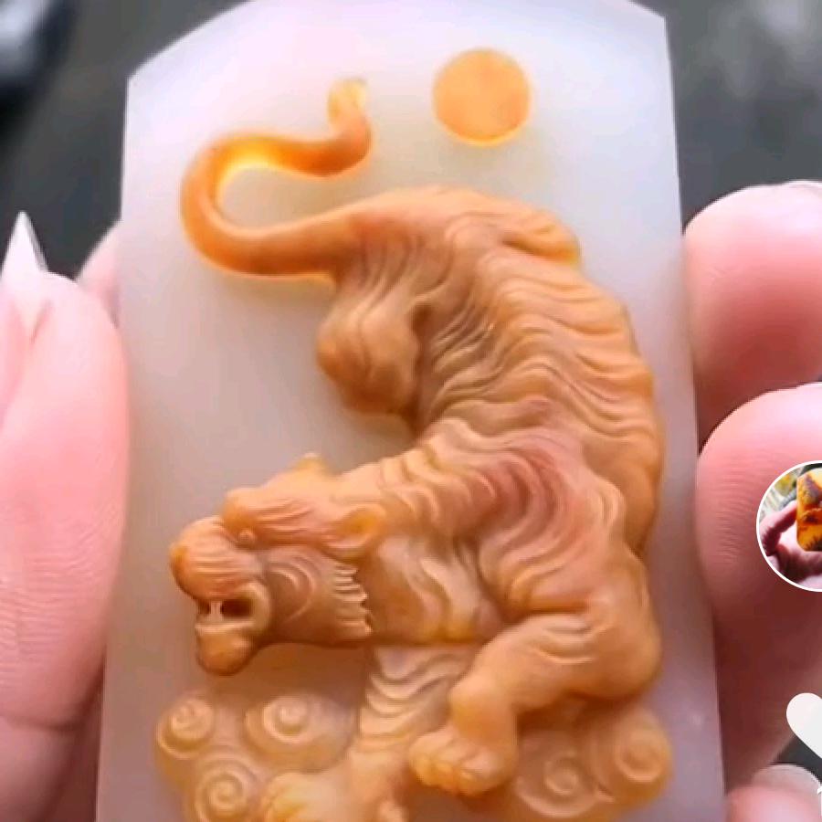 捡石头的小侯
