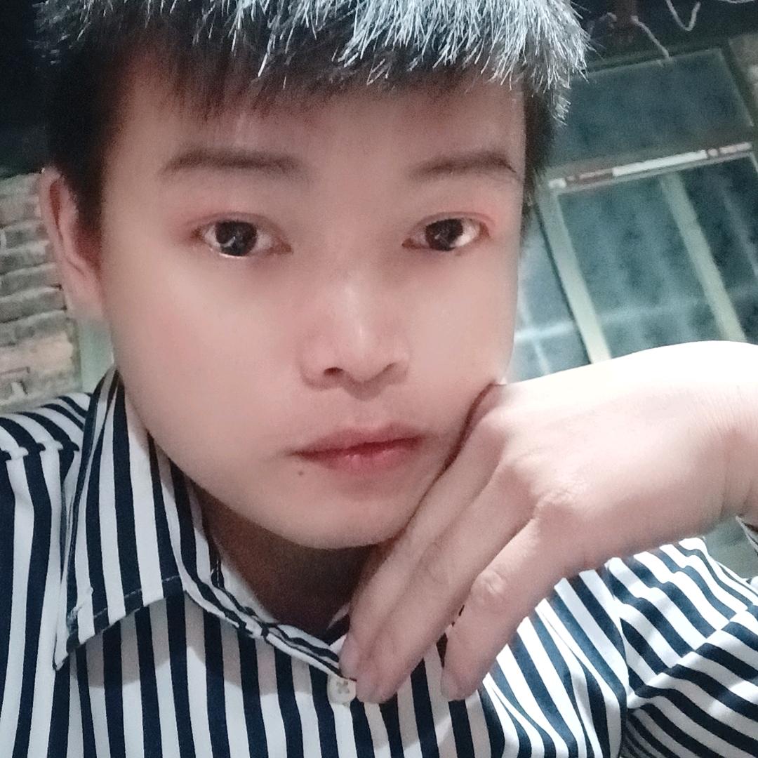 侗族阿荣哥