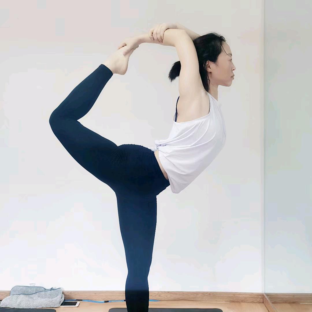 步步瑜伽健身