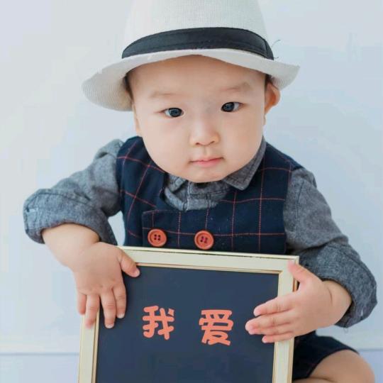 可蓝咯头像
