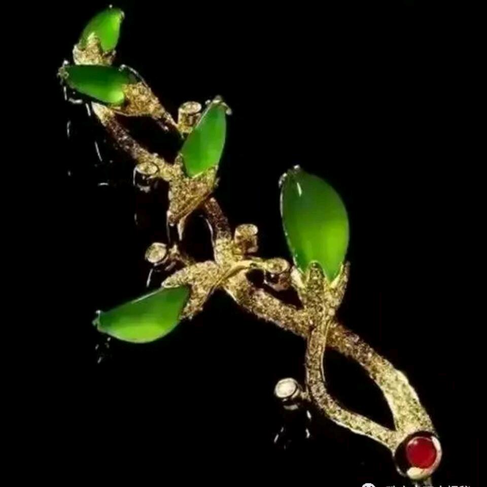 @隔窗听雨｛~ ***～｝