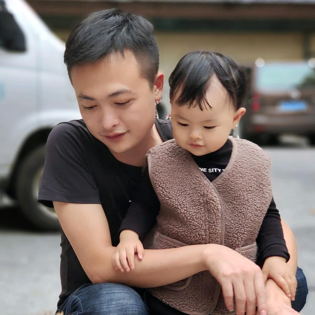 简约潮牌石狮市简约良品商贸有限公司服饰专卖店